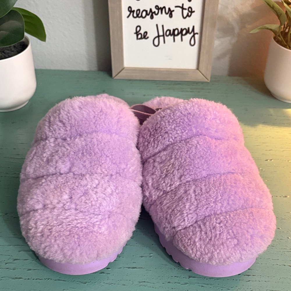 UGG Lavender Plush Slippers SZ 8 box 141